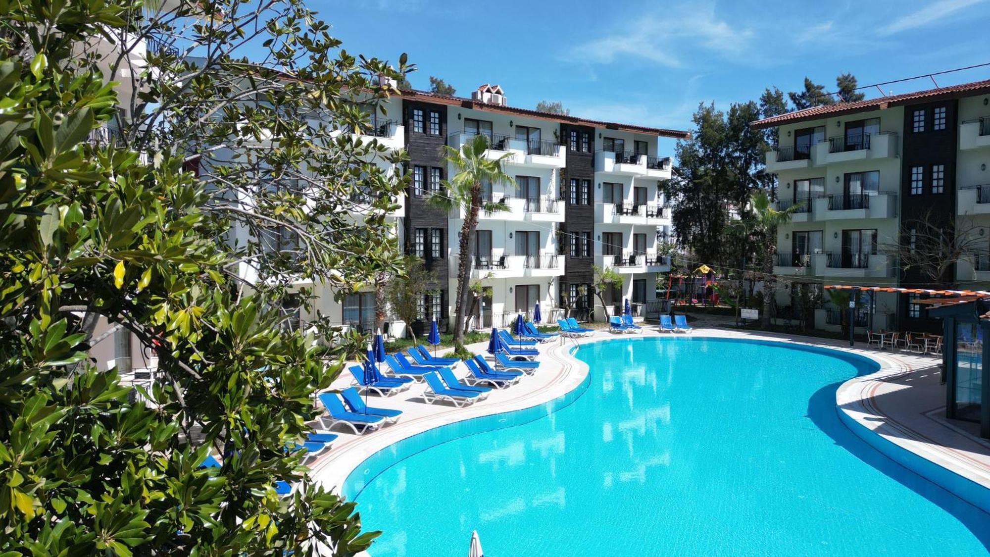 Lemas Suite Hotel Side Exterior photo