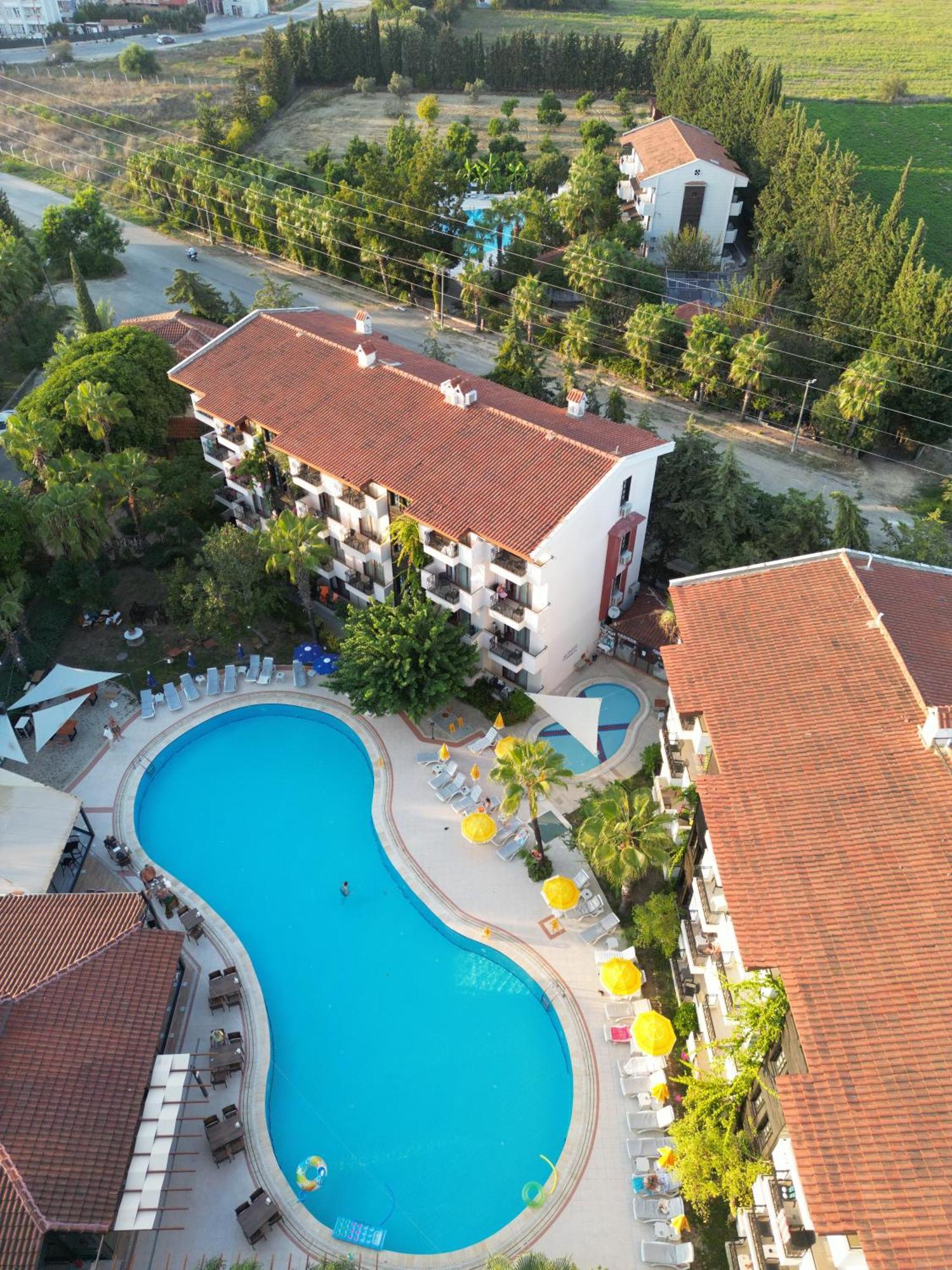 Lemas Suite Hotel Side Exterior photo