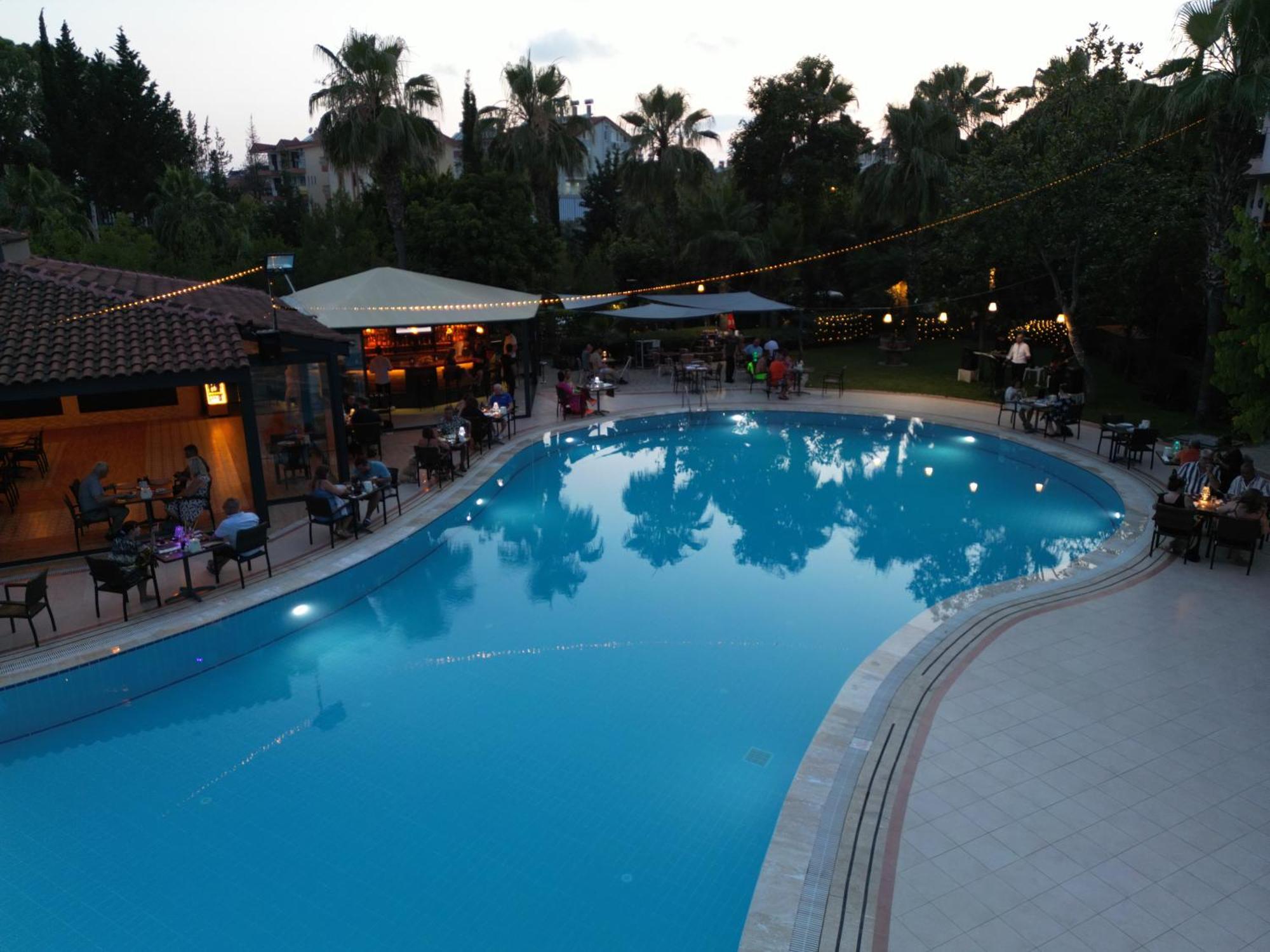 Lemas Suite Hotel Side Exterior photo