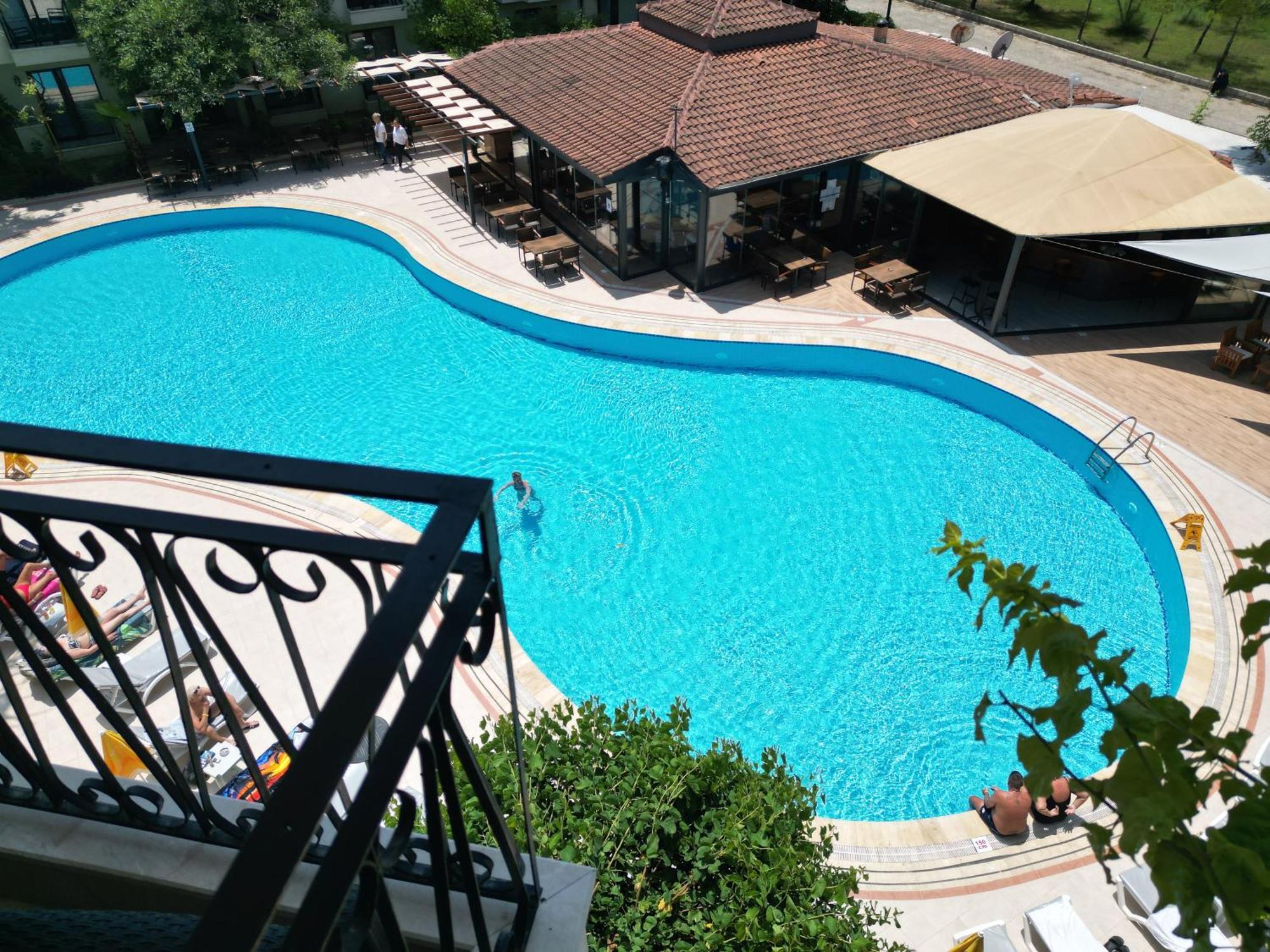Lemas Suite Hotel Side Exterior photo