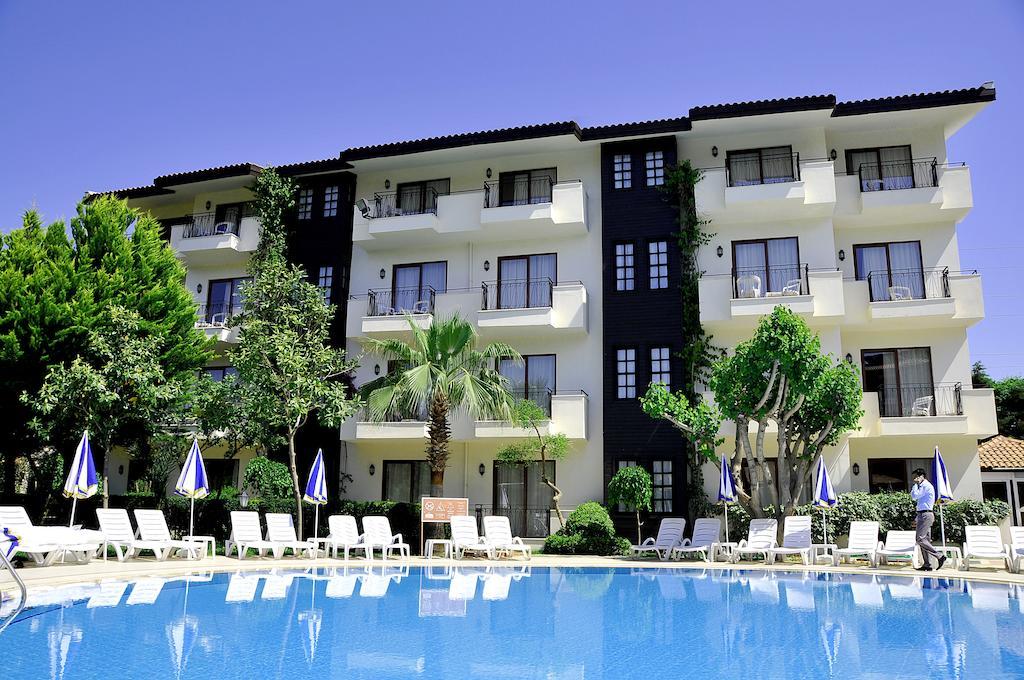 Lemas Suite Hotel Side Exterior photo